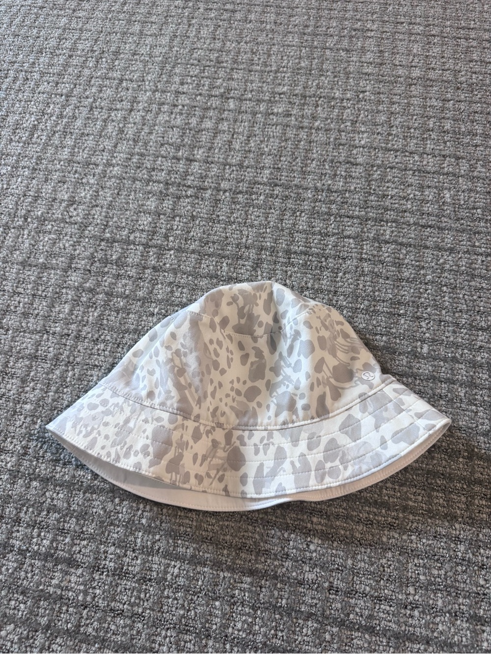 Lululemon reversible bucket hat